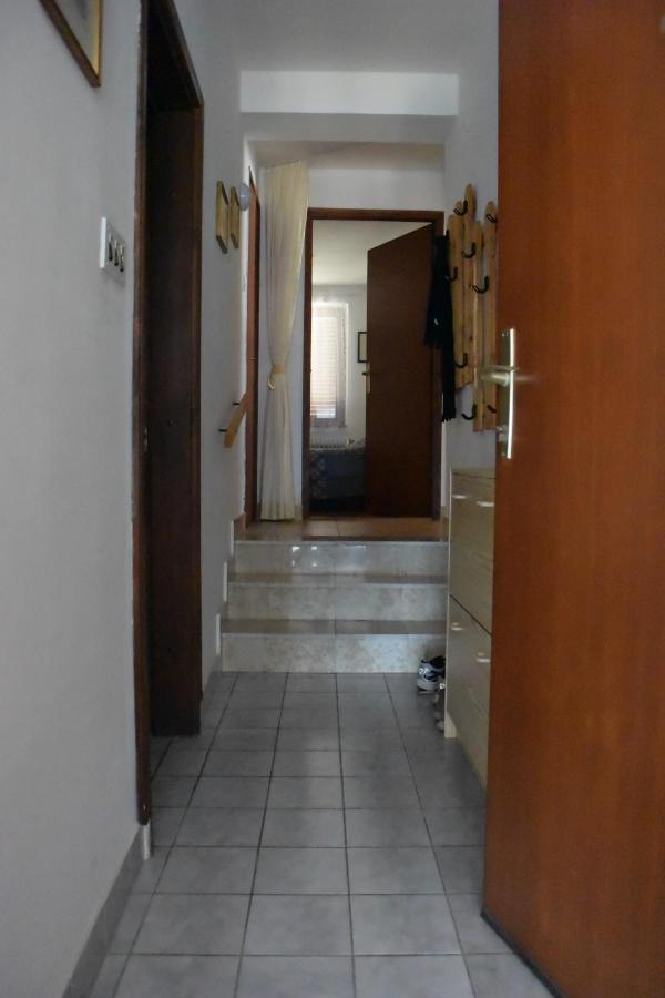 70 Sq M Apartment At Saint Martin'S Harbour Mali Lošinj Rum bild