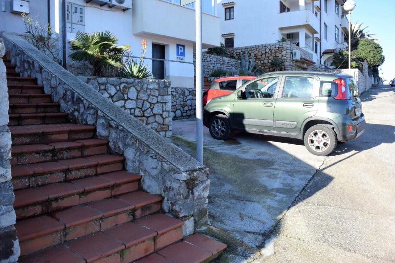 70 Sq M Apartment At Saint Martin'S Harbour Mali Lošinj Rum bild