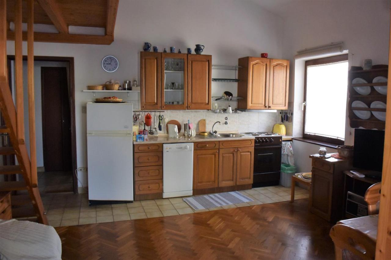 70 Sq M Apartment At Saint Martin'S Harbour Mali Lošinj Rum bild